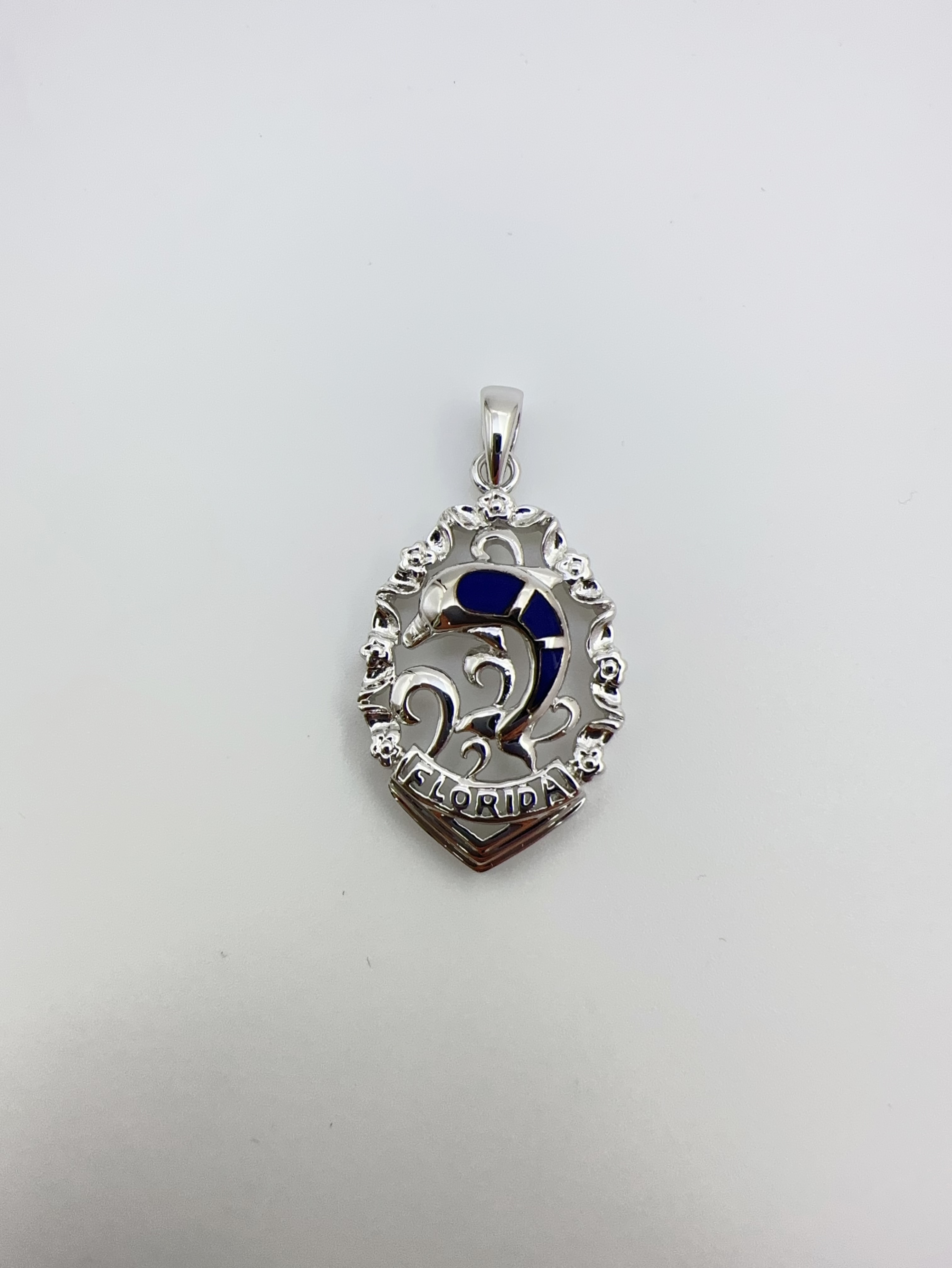 Что такое ювелирные изделия с эмалью?